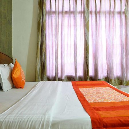 Airport Hotel Paradise International Нью-Дели Экстерьер фото