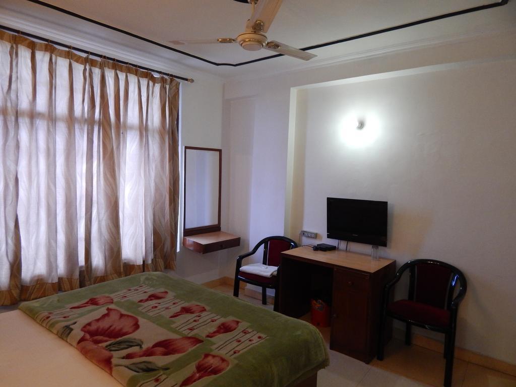 Airport Hotel Paradise International Нью-Дели Номер фото