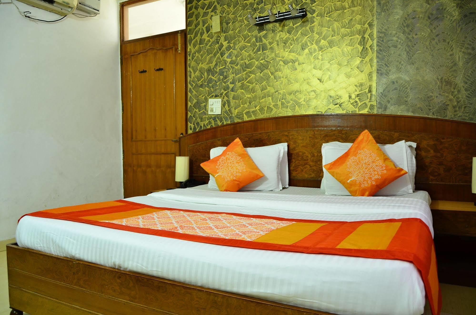 Airport Hotel Paradise International Нью-Дели Экстерьер фото